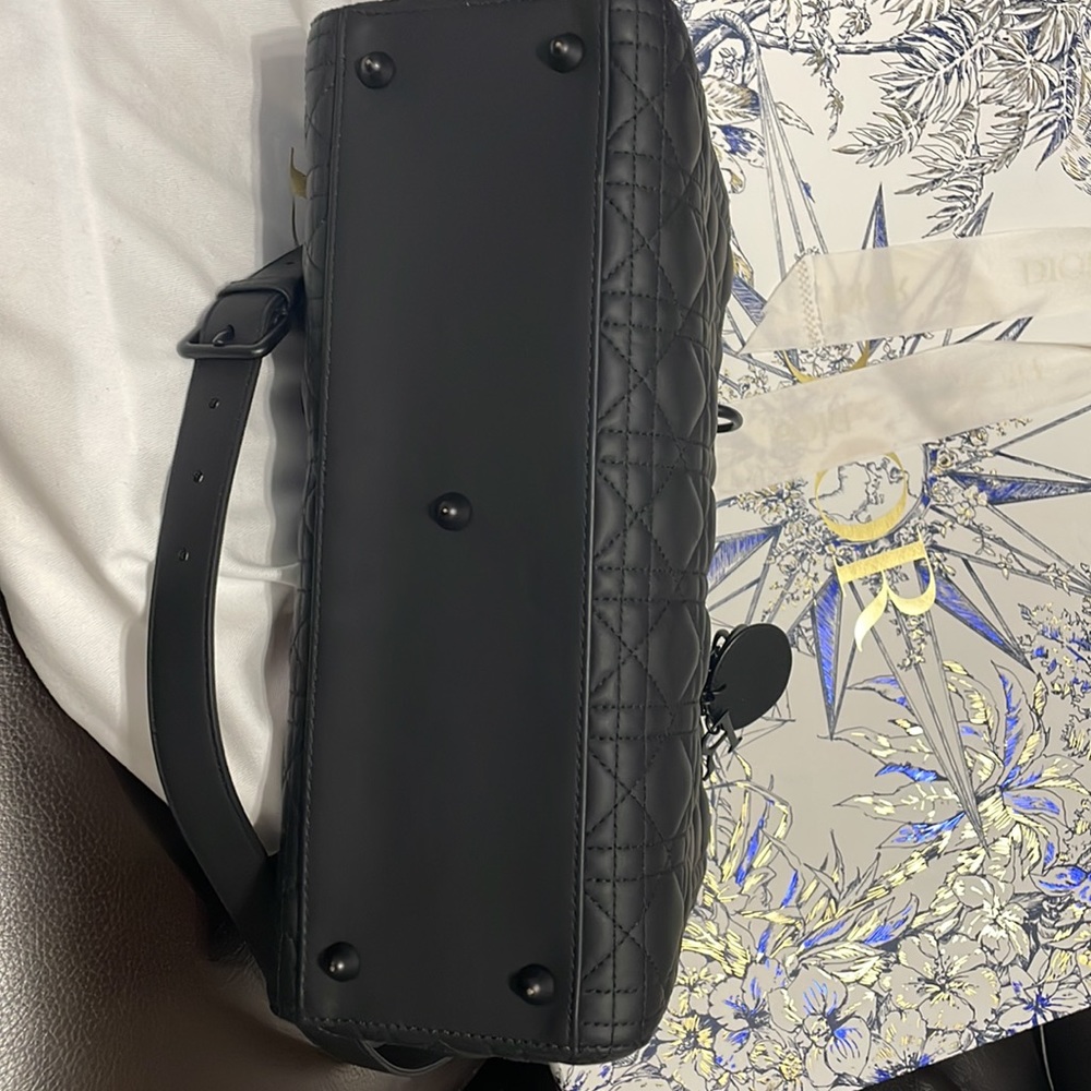 Lady Dior Large Ultra Matte Black - Picture 8 of 9